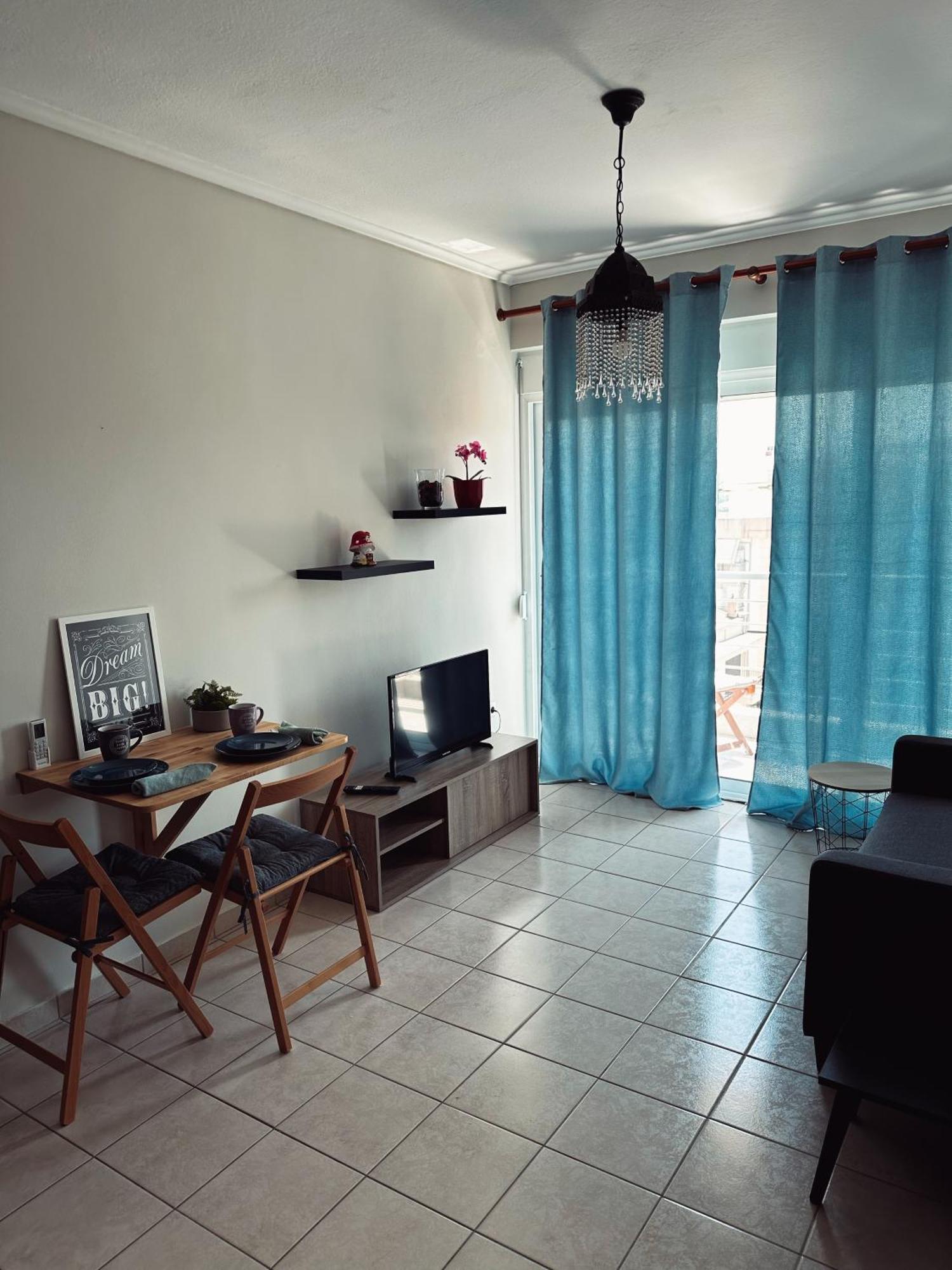 Homely Flat Near Airport Salonicco Esterno foto